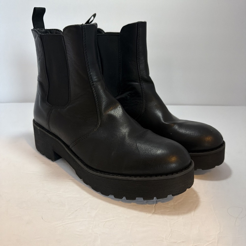 Chelsea Boots Womens Size 8.5 EU 39 Black Chunky Lug Sole Pull On Ankle
